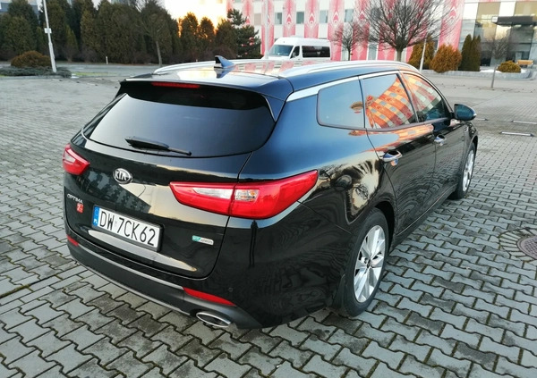 Kia Optima cena 50000 przebieg: 200000, rok produkcji 2017 z Warszawa małe 154